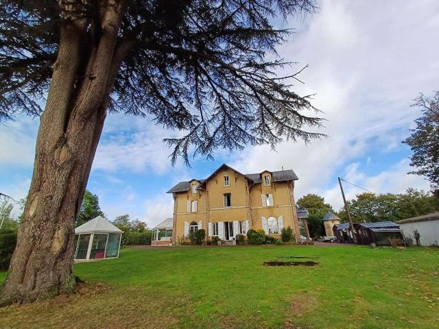 Vente maison 10 pièces Laval 53