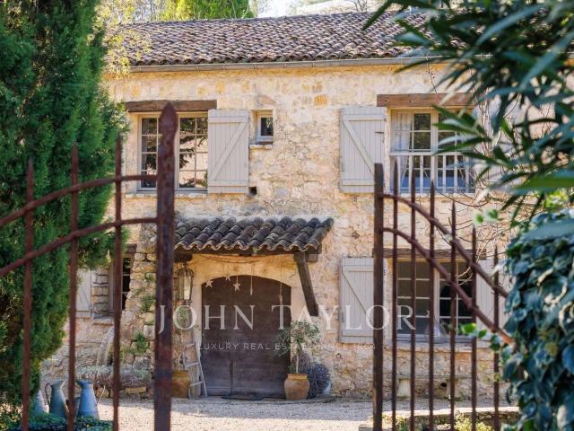 Vente maison 10 pièces Le Rouret 06