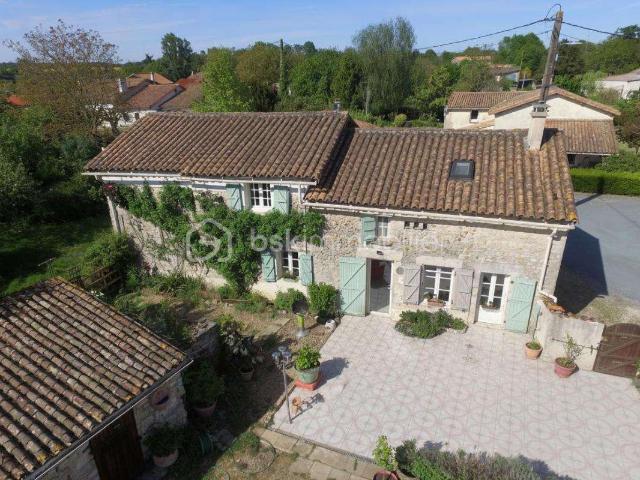 Vente maison 10 pièces Pamproux 79