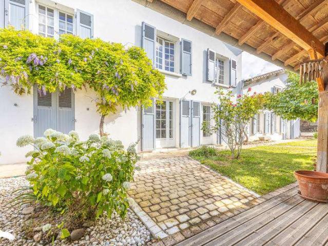 Vente maison 10 pièces Périgné 79
