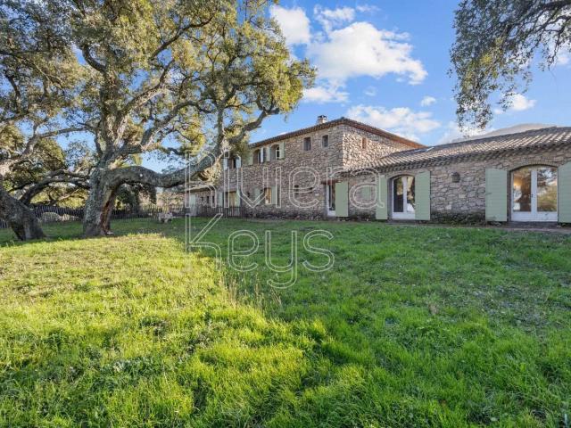 Vente maison 10 pièces Roquebrune sur Argens 83