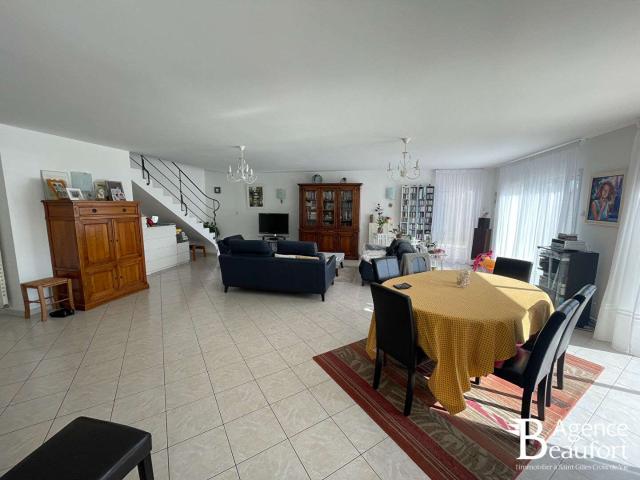 Vente maison 10 pièces Saint Gilles Croix de Vie 85