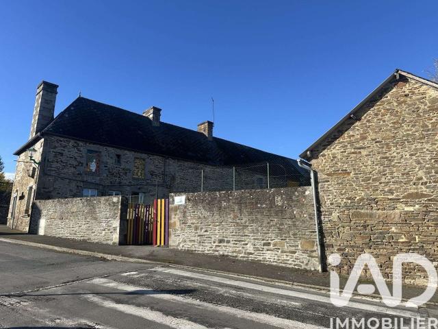 Vente maison 10 pièces Sougéal 35