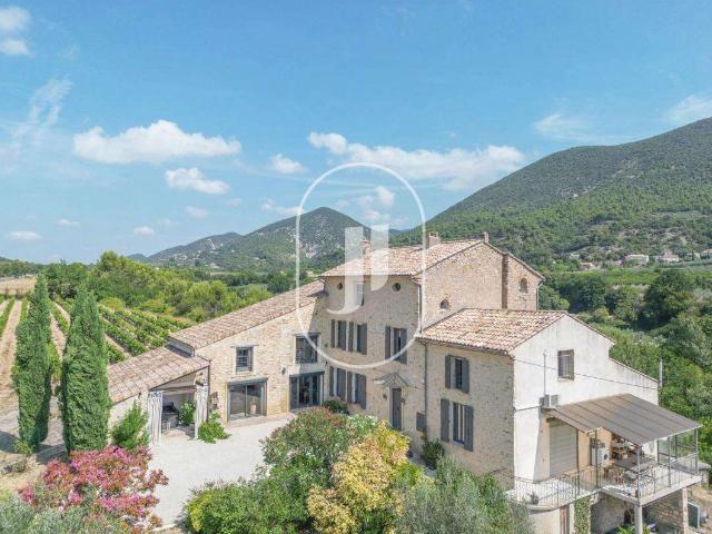 Vente maison 10 pièces Venterol 26