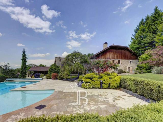 Vente maison 10 pièces Ville en Sallaz 74