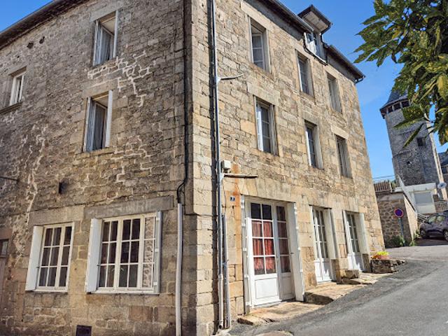 Vente Maison 10 pièces 142.8 m2 Treignac