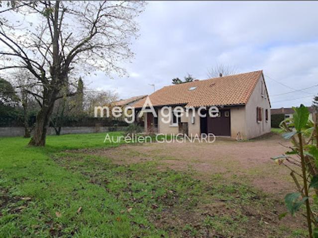 Vente Maison 10 pièces 151 m2 Bressuire