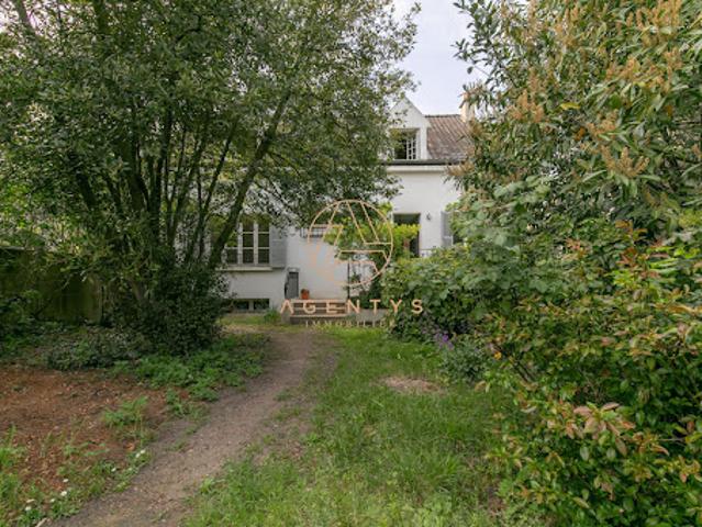 Vente Maison 10 pièces 177.29 m2 La Varenne Saint Hilaire