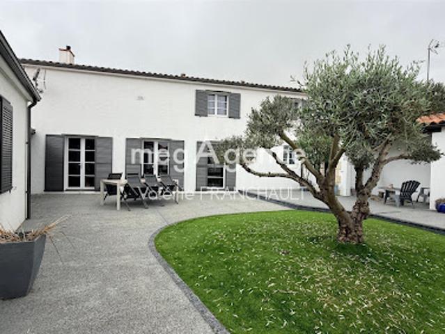 Vente Maison 10 pièces 178 m2 Grues