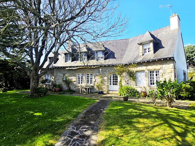 Vente Maison 10 pièces 184 m2 Trélévern