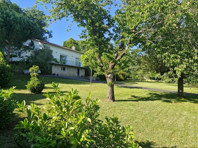 Vente Maison 10 pièces 197 m2 Iteuil