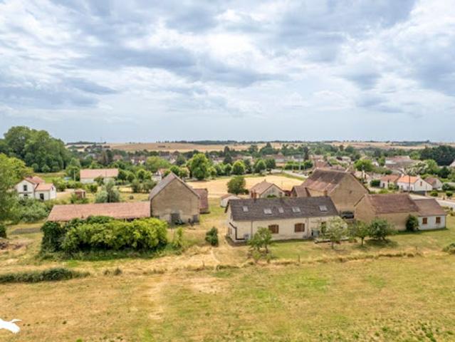 Vente Maison 10 pièces 195 m2 Charenton du Cher