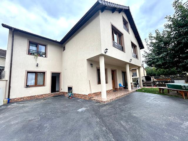 Vente Maison 10 pièces 195 m2 Le Blanc Mesnil