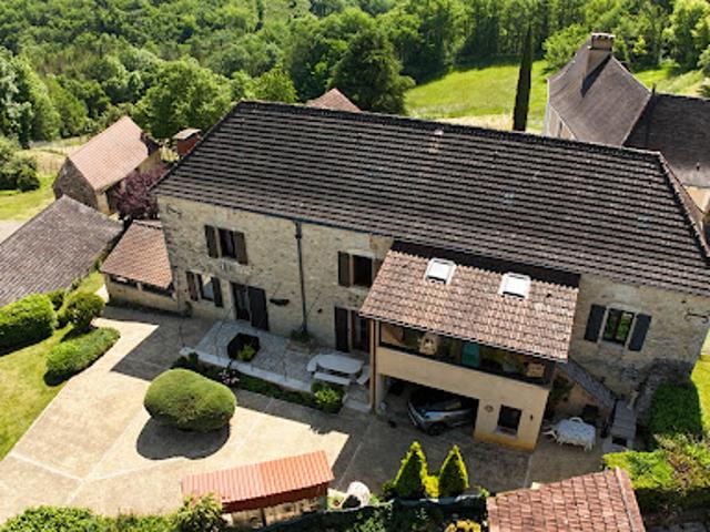 Vente Maison 10 pièces 198.5 m2 Gourdon