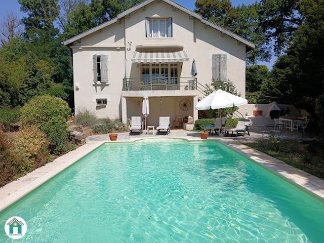 Vente Maison 10 pièces 110 m2 Saint Denis