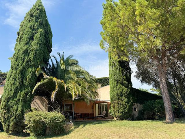 Vente Maison 10 pièces 240 m2 Tarascon