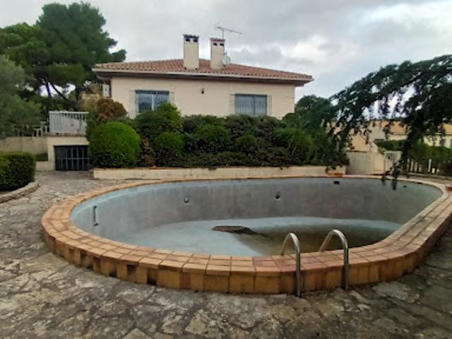 Vente Maison 10 pièces 240 m2 Aspiran