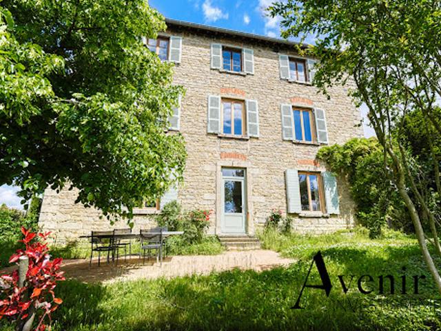 Vente Maison 10 pièces 240 m2 Limonest