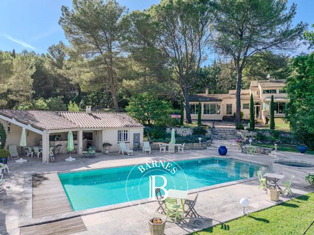 Vente Maison 10 pièces 240 m2 Rognes