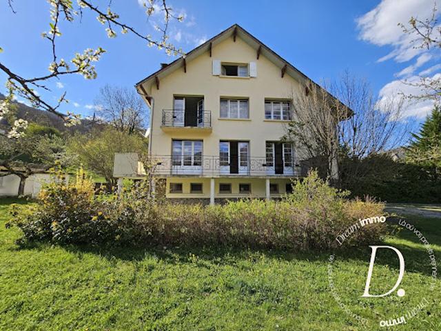 Vente Maison 10 pièces 240 m2 Saint Lary Soulan