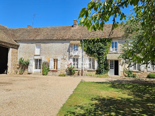 Vente Maison 10 pièces 241 m2 Houdan