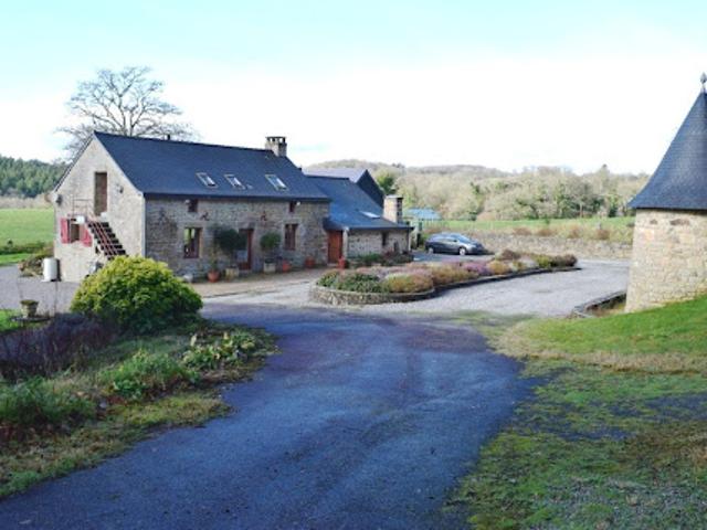 Vente Maison 10 pièces 245 m2 Langoëlan