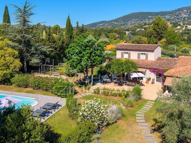 Vente Maison 10 pièces 249 m2 Peymeinade