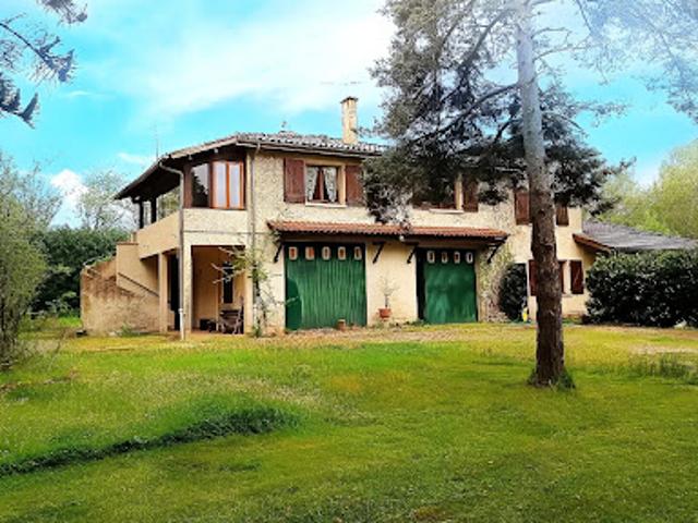 Vente Maison 10 pièces 249 m2 Puycalvel