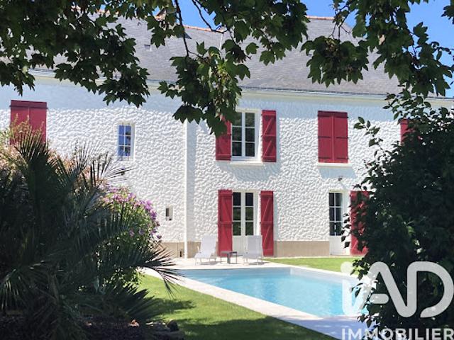 Vente Maison 10 pièces 253 m2 Bouée