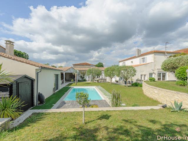 Vente Maison 10 pièces 250 m2 Thairé