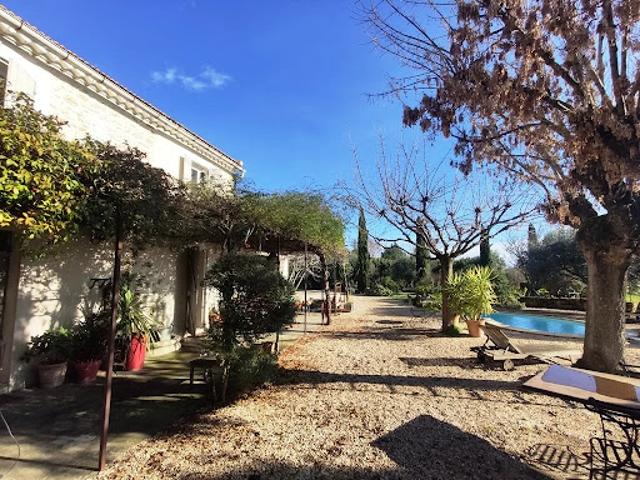 Vente Maison 10 pièces 250 m2 Camaret sur Aigues