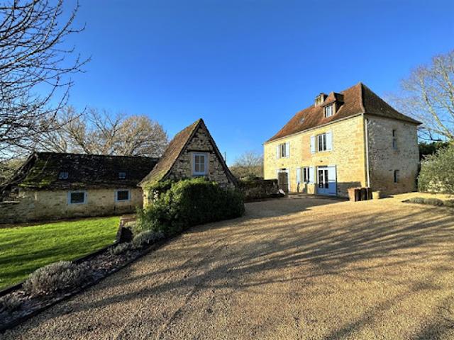 Vente Maison 10 pièces 250 m2 Génis