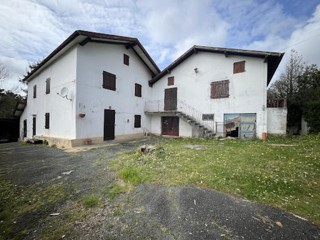 Vente Maison 10 pièces 250 m2 Mouguerre