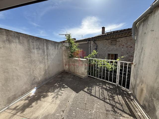 Vente Maison 10 pièces 257 m2 Saint Saturnin de Lucian