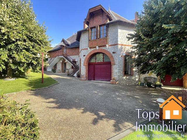 Vente Maison 10 pièces 254 m2 Villefranche de Rouergue