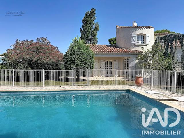 Vente Maison 10 pièces 255 m2 Névian
