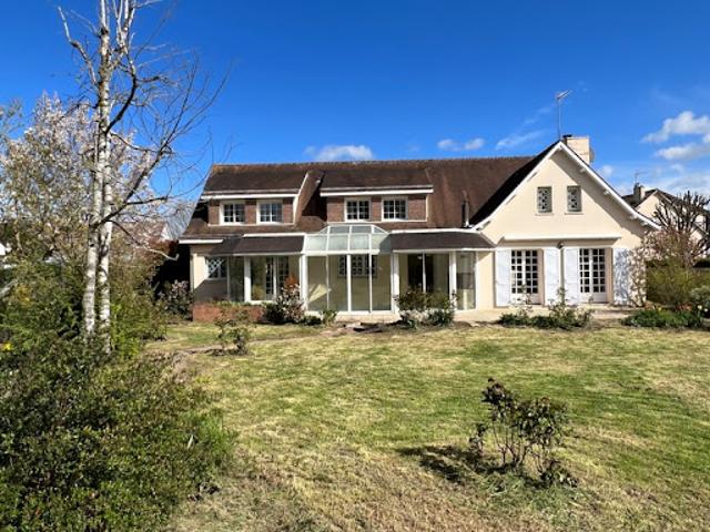 Vente Maison 10 pièces 260 m2 Luisant