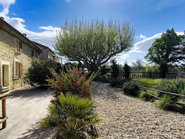 Vente Maison 10 pièces 267 m2 Visan