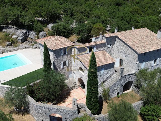 Vente Maison 10 pièces 267 m2 Labeaume