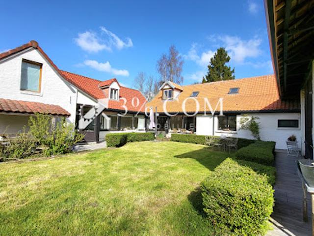 Vente Maison 10 pièces 268.5 m2 Lestrem