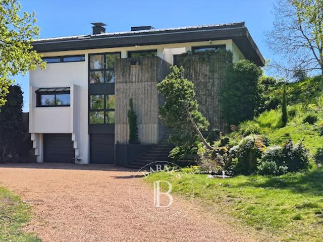 Vente Maison 10 pièces 273 m2 Ceyrat