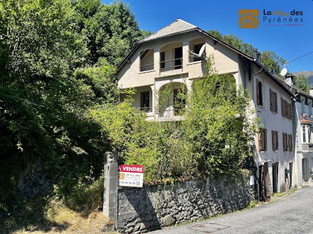 Vente Maison 10 pièces 277 m2 Arreau
