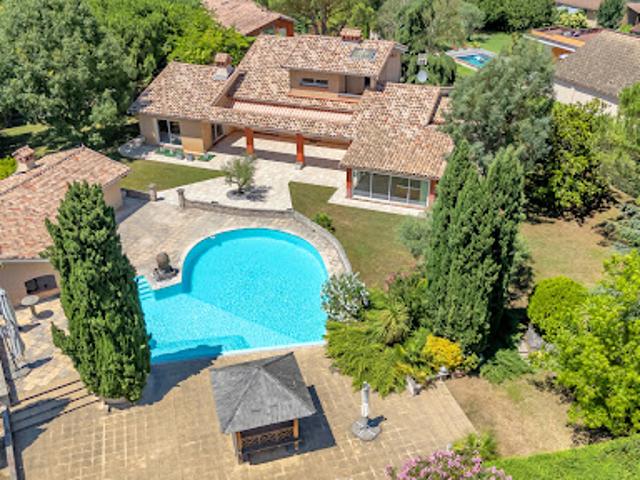 Vente Maison 10 pièces 274 m2 Launaguet