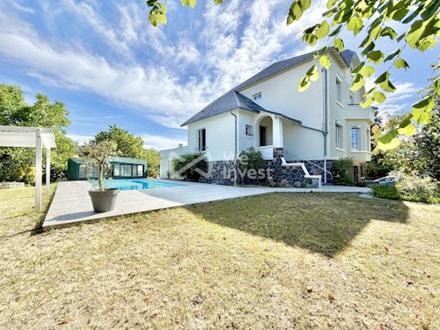 Vente Maison 10 pièces 275.11 m2 Mozac