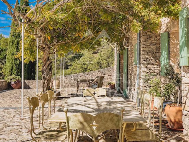 Vente Maison 10 pièces 276 m2 Gordes