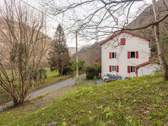Vente Maison 10 pièces 280 m2 Itxassou
