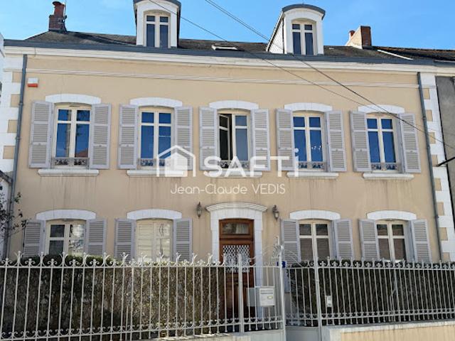 Vente Maison 10 pièces 280 m2 Montluçon