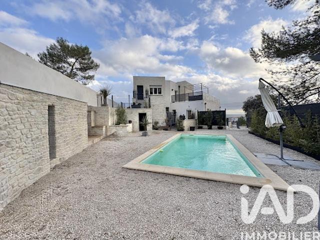 Vente Maison 10 pièces 280 m2 Nimes