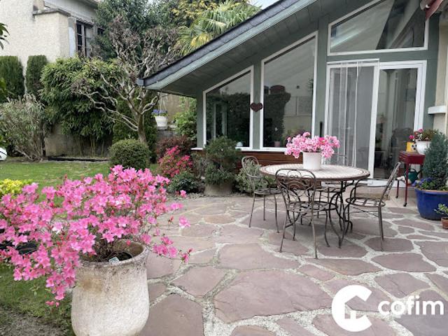 Vente Maison 10 pièces 287 m2 Tarbes
