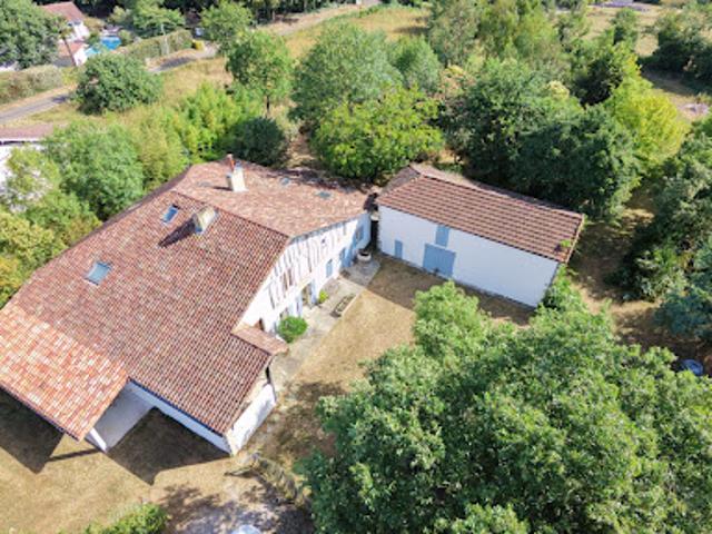 Vente Maison 10 pièces 287 m2 Hagetmau